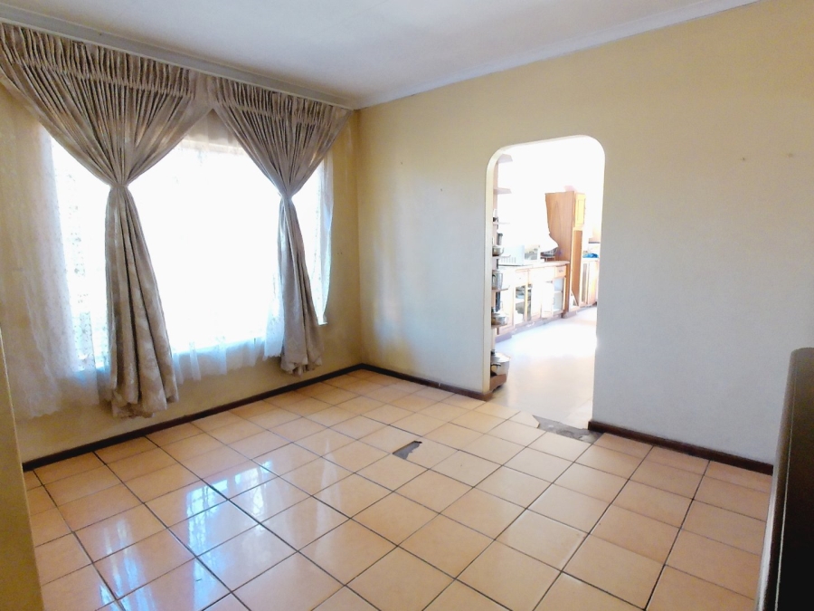 5 Bedroom Property for Sale in The Orchards Gauteng