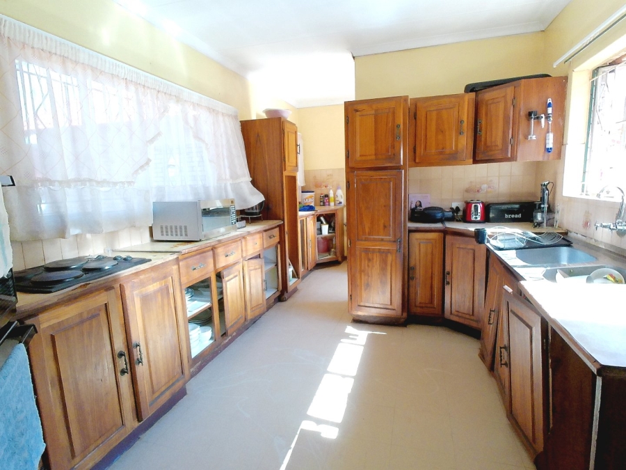 5 Bedroom Property for Sale in The Orchards Gauteng