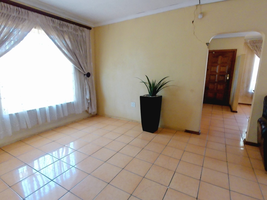 5 Bedroom Property for Sale in The Orchards Gauteng