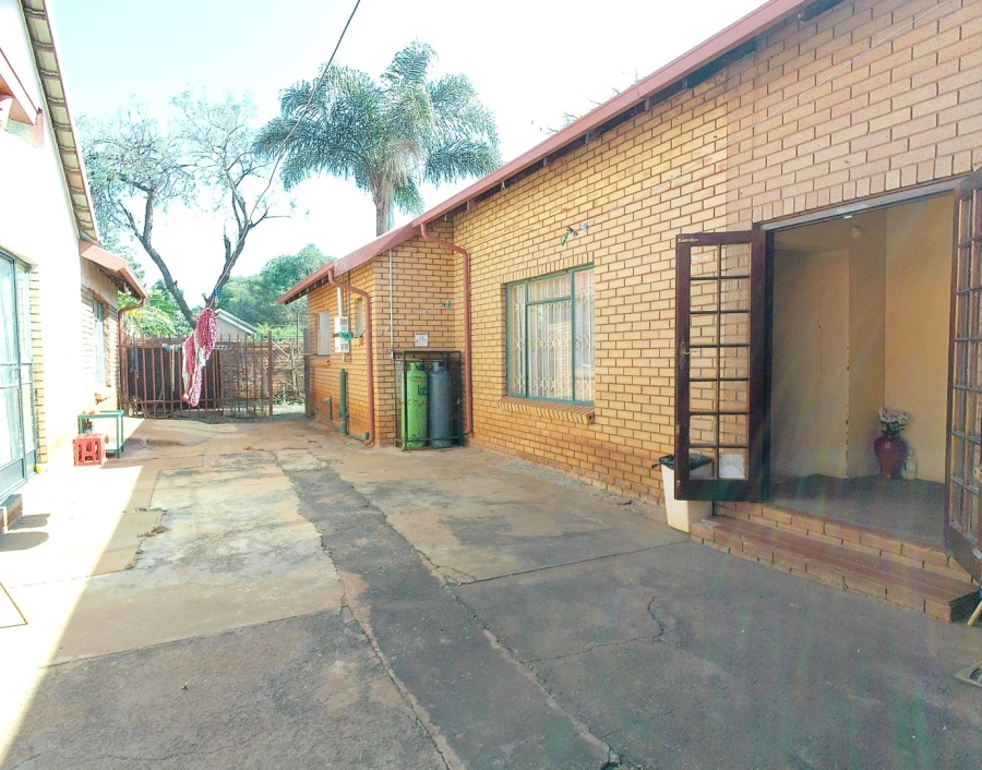 5 Bedroom Property for Sale in The Orchards Gauteng