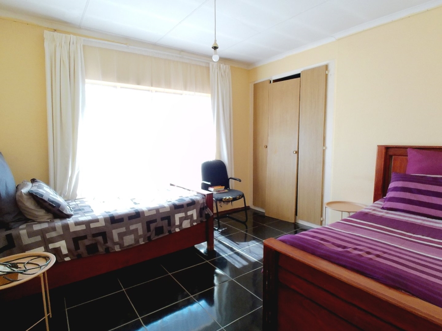 5 Bedroom Property for Sale in The Orchards Gauteng