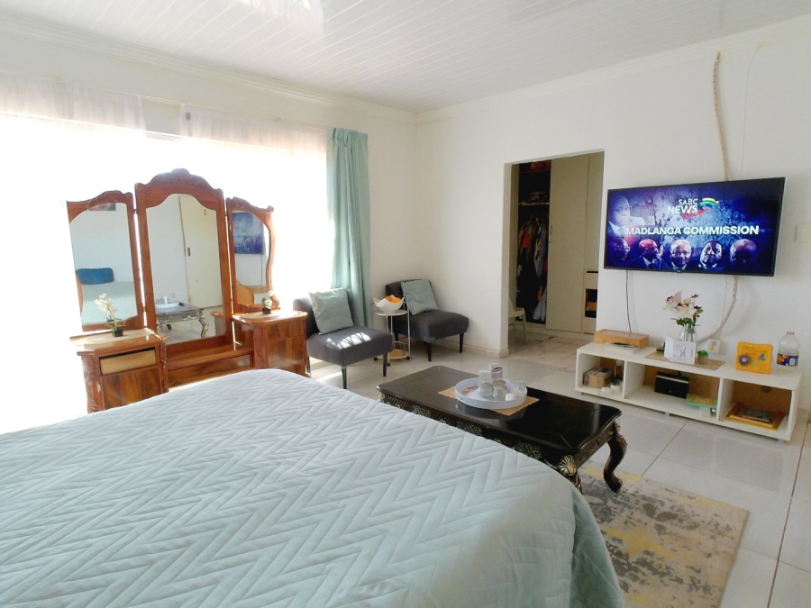 5 Bedroom Property for Sale in The Orchards Gauteng