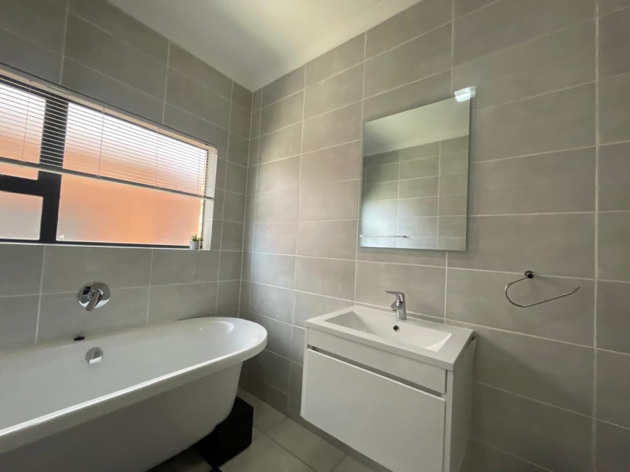 To Let 2 Bedroom Property for Rent in Blyde Riverwalk Estate Gauteng