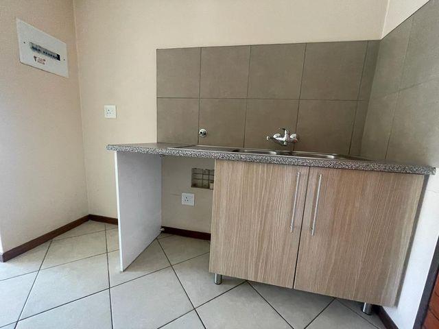 To Let 2 Bedroom Property for Rent in Noordwyk Gauteng