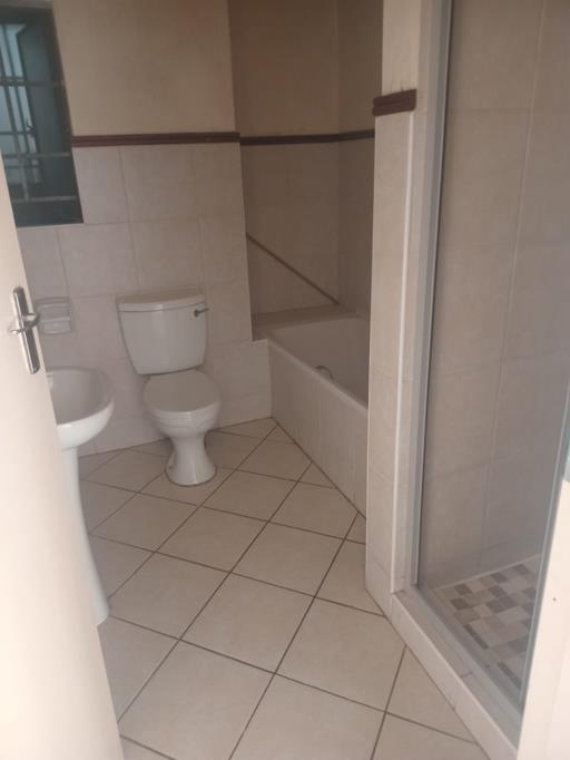 To Let 2 Bedroom Property for Rent in Noordwyk Gauteng