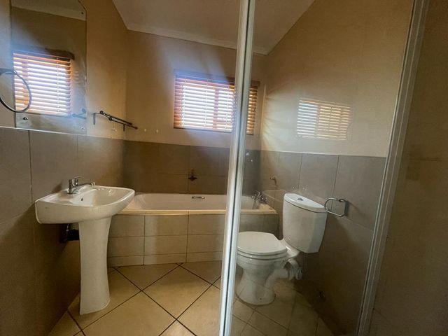 To Let 2 Bedroom Property for Rent in Noordwyk Gauteng