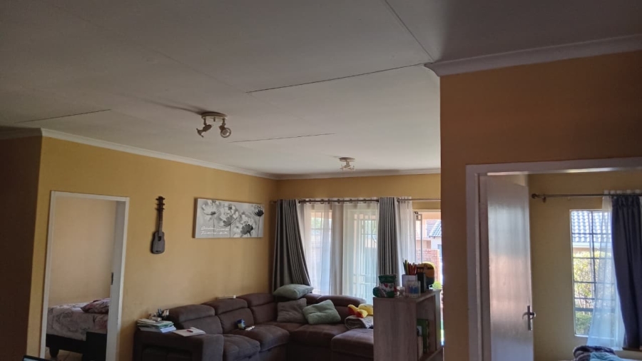 3 Bedroom Property for Sale in Noordwyk Gauteng
