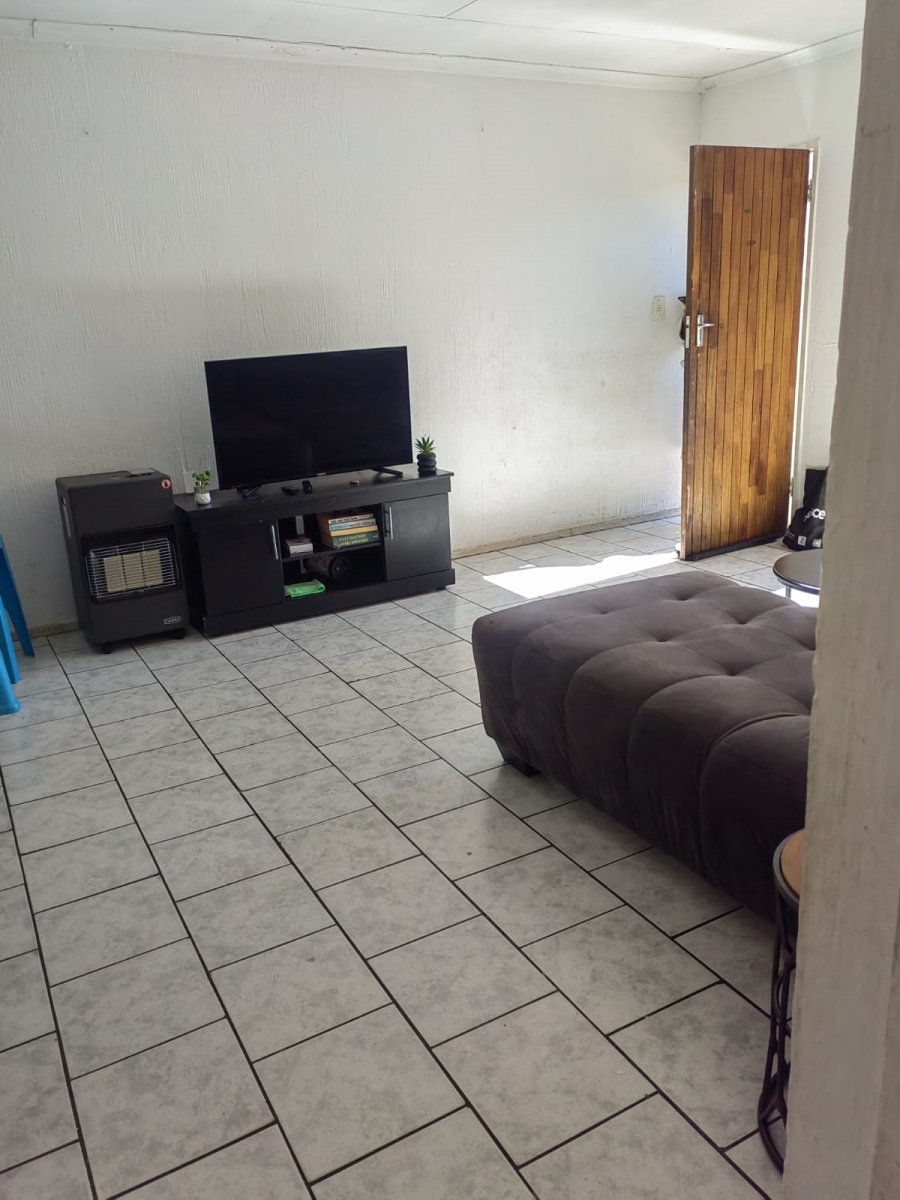 2 Bedroom Property for Sale in Vorna Valley Gauteng