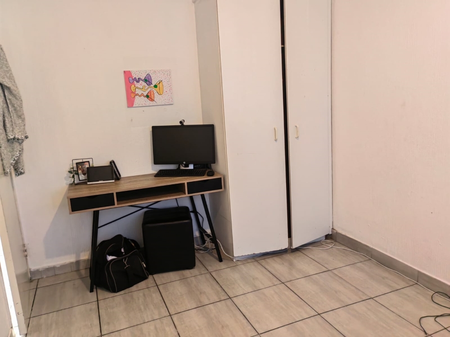 2 Bedroom Property for Sale in Vorna Valley Gauteng