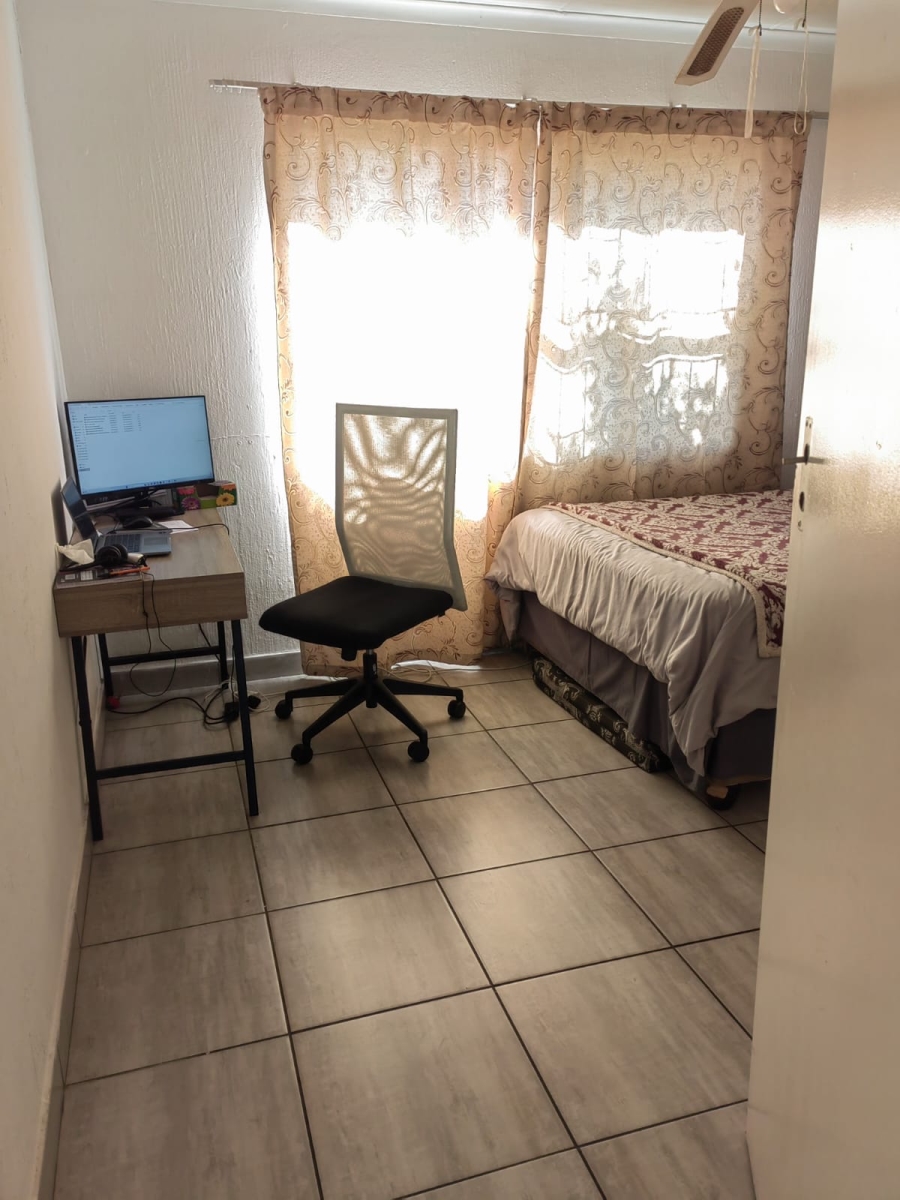 2 Bedroom Property for Sale in Vorna Valley Gauteng