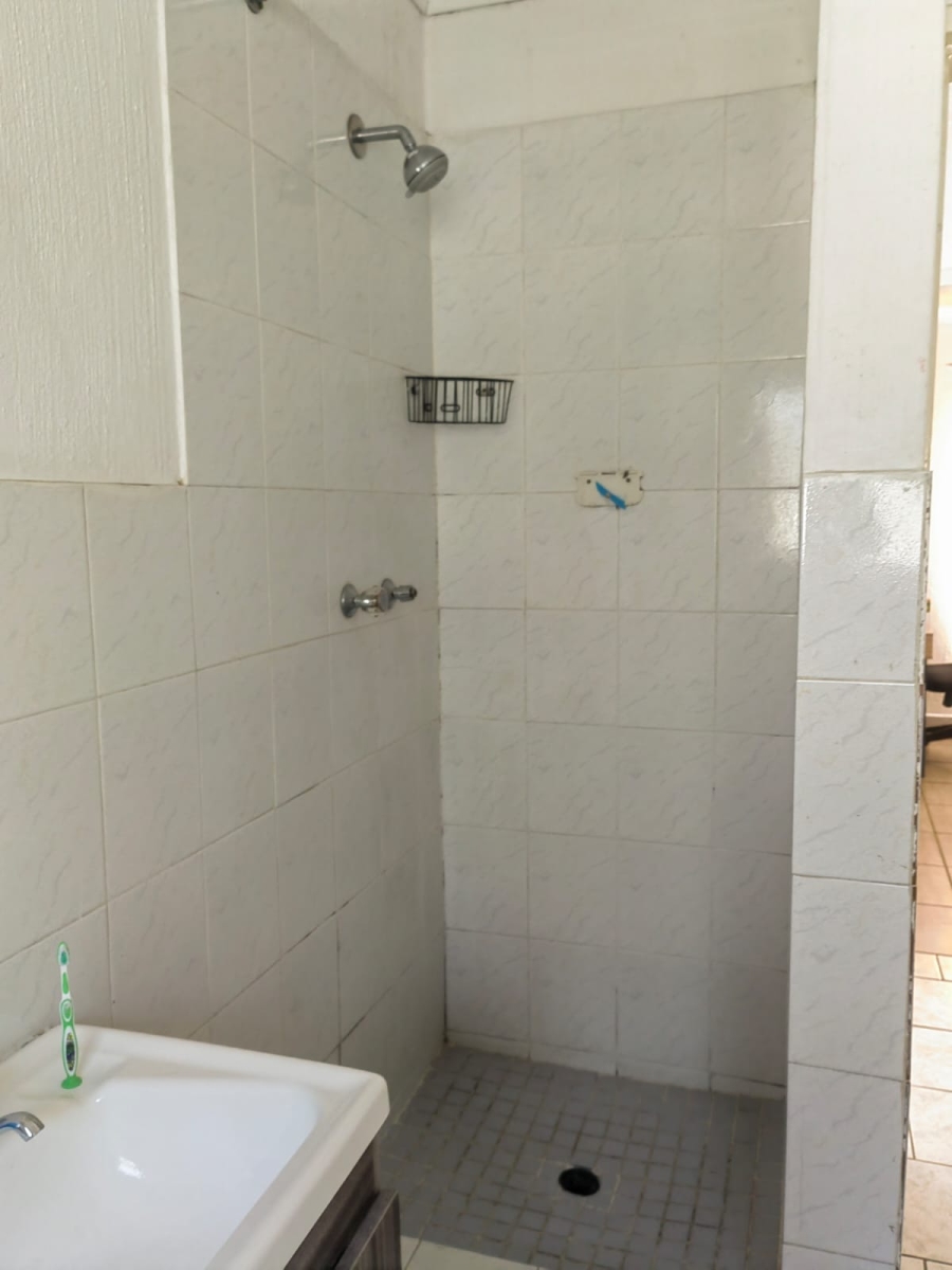 2 Bedroom Property for Sale in Vorna Valley Gauteng