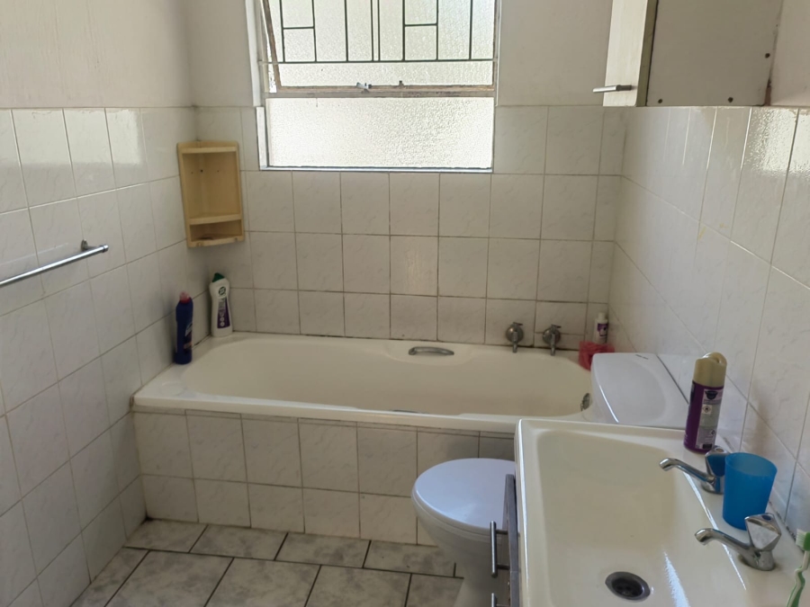 2 Bedroom Property for Sale in Vorna Valley Gauteng