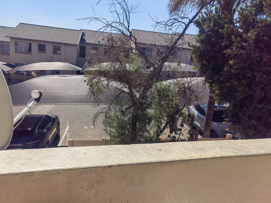 2 Bedroom Property for Sale in Vorna Valley Gauteng