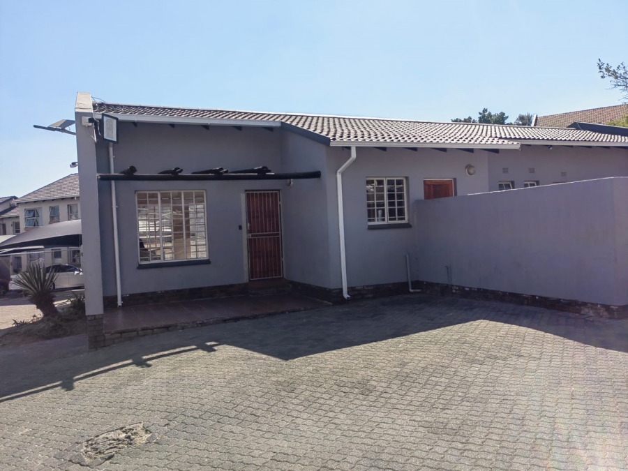 2 Bedroom Property for Sale in Vorna Valley Gauteng