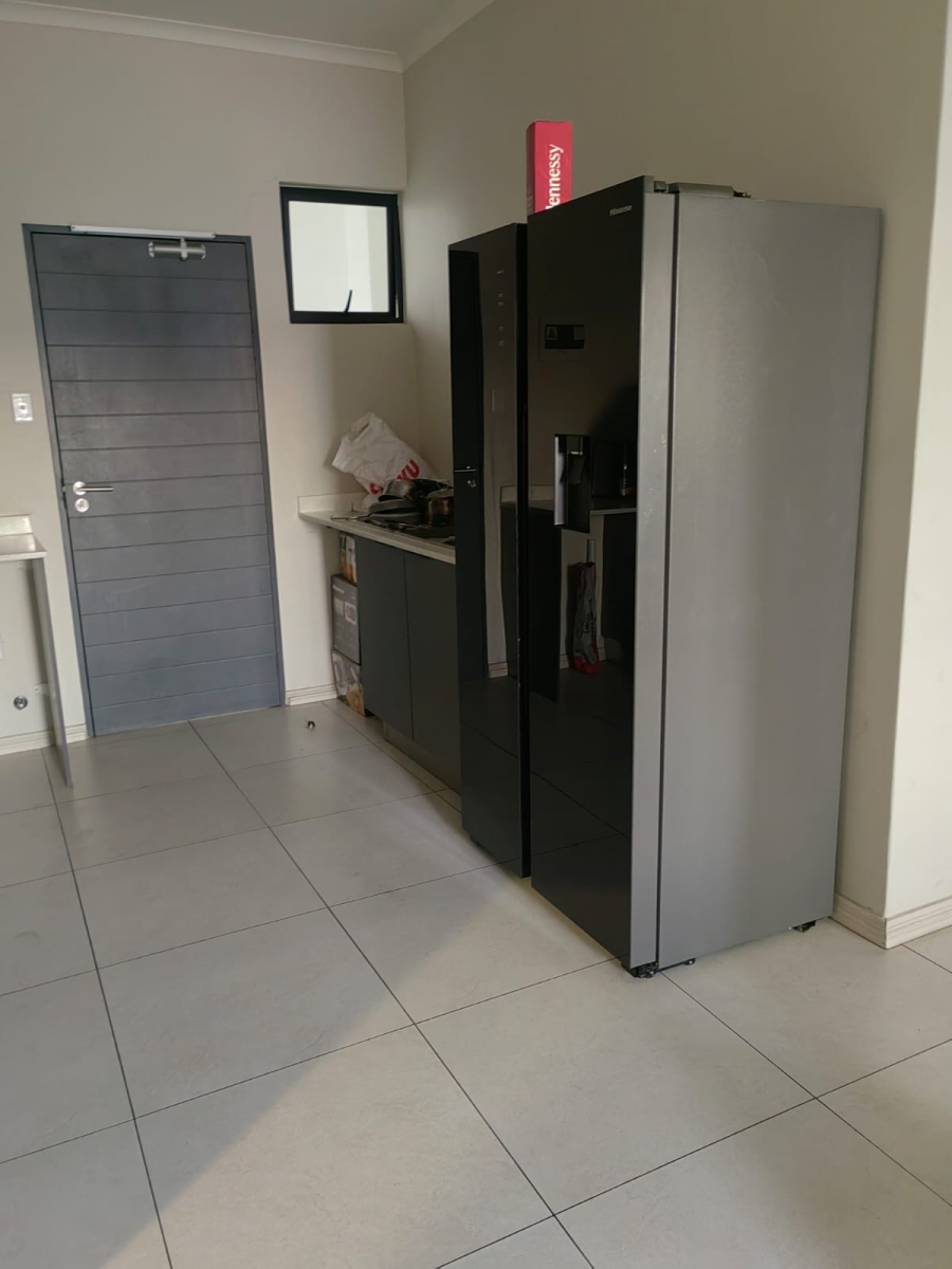 2 Bedroom Property for Sale in Vorna Valley Gauteng