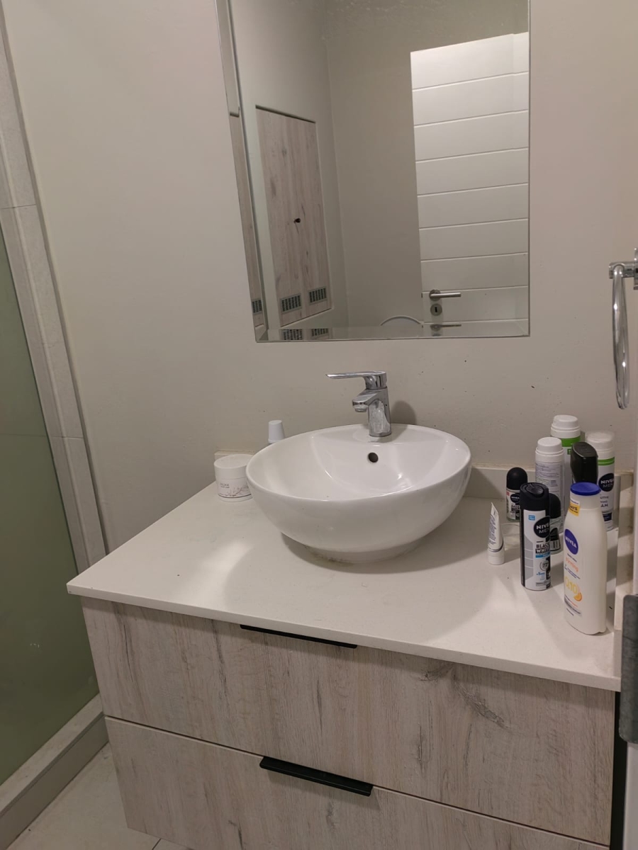 2 Bedroom Property for Sale in Vorna Valley Gauteng