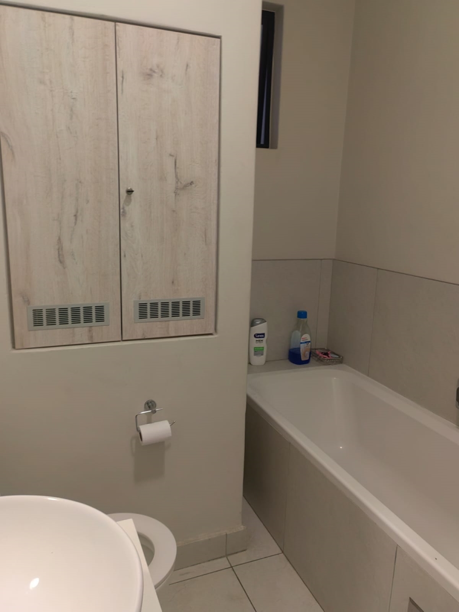 2 Bedroom Property for Sale in Vorna Valley Gauteng