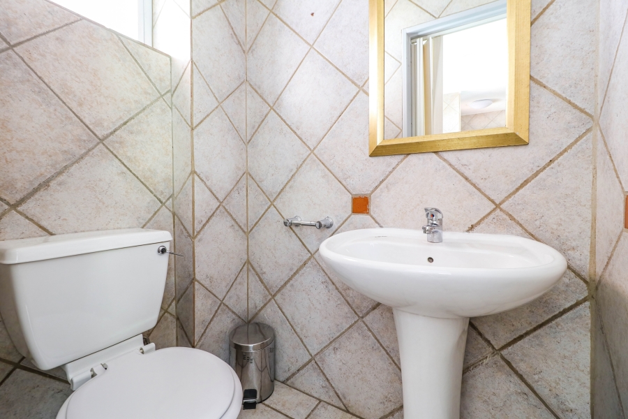 1 Bedroom Property for Sale in Morningside Gauteng
