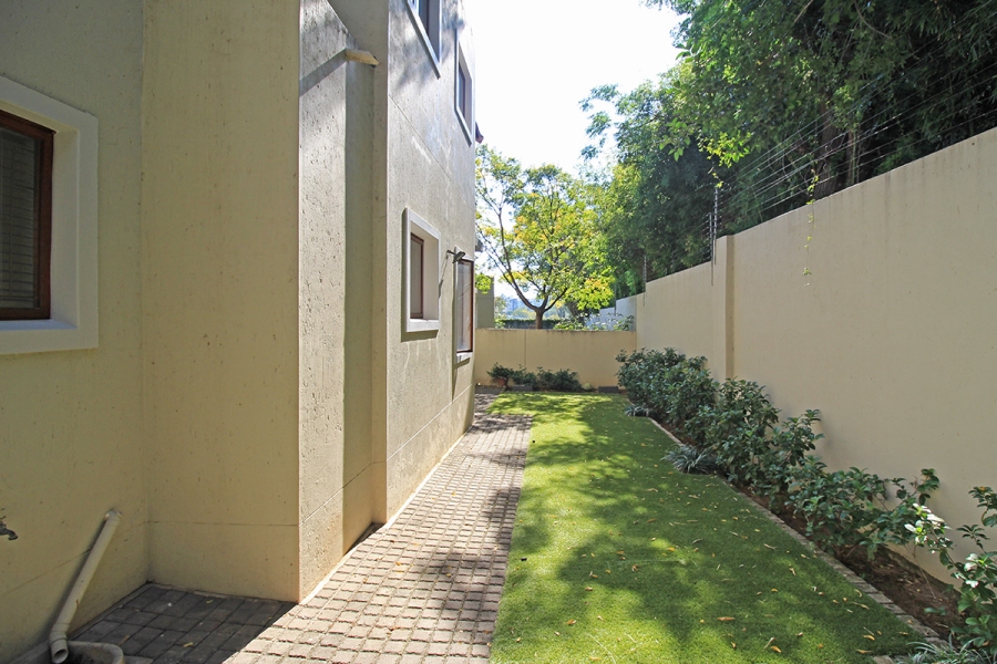 3 Bedroom Property for Sale in Broadacres Gauteng