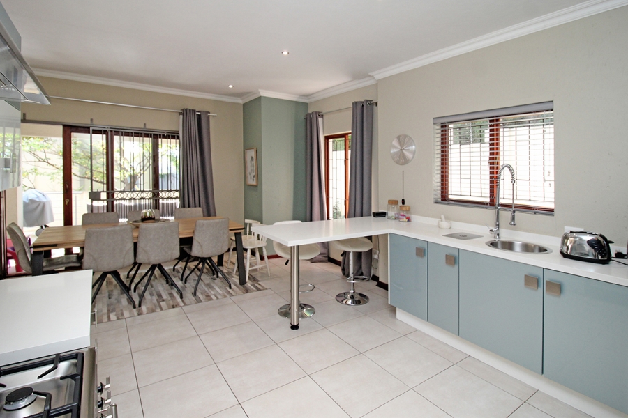 3 Bedroom Property for Sale in Broadacres Gauteng