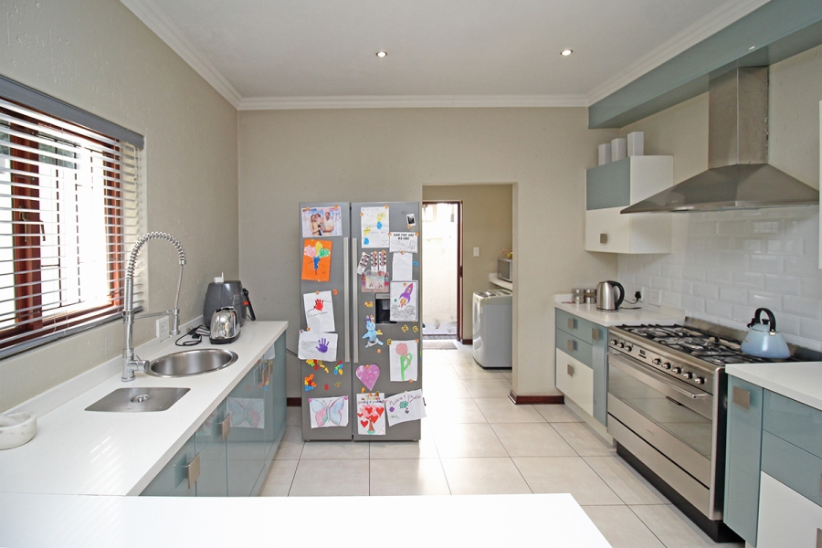 3 Bedroom Property for Sale in Broadacres Gauteng