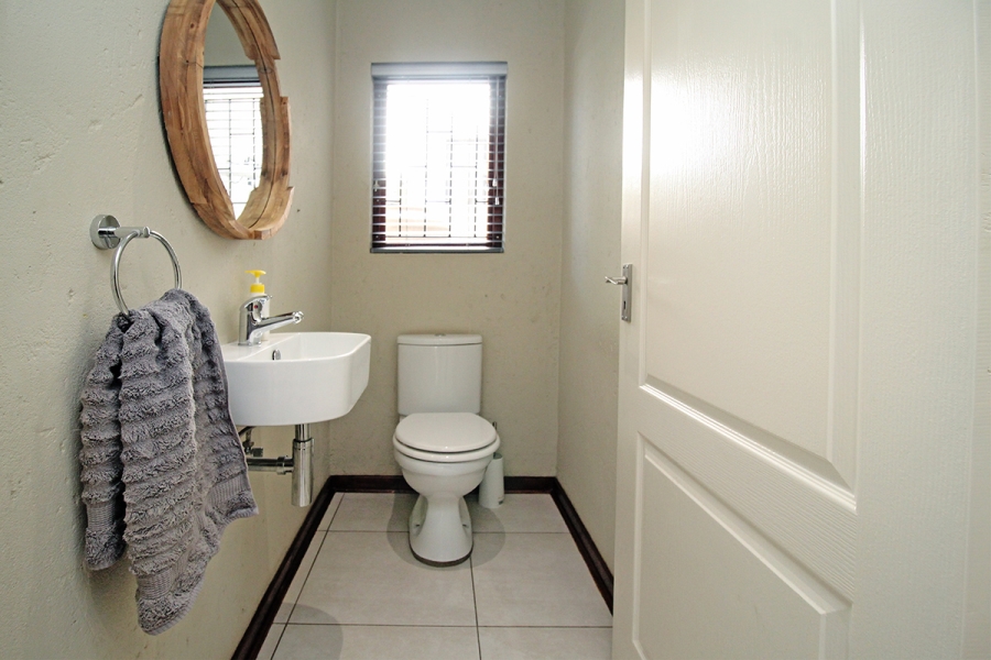 3 Bedroom Property for Sale in Broadacres Gauteng