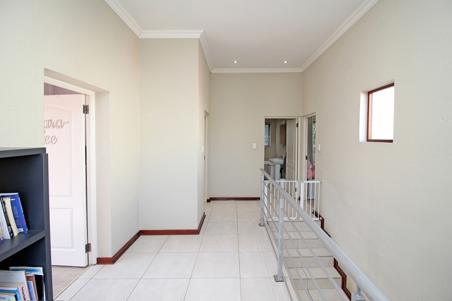 3 Bedroom Property for Sale in Broadacres Gauteng