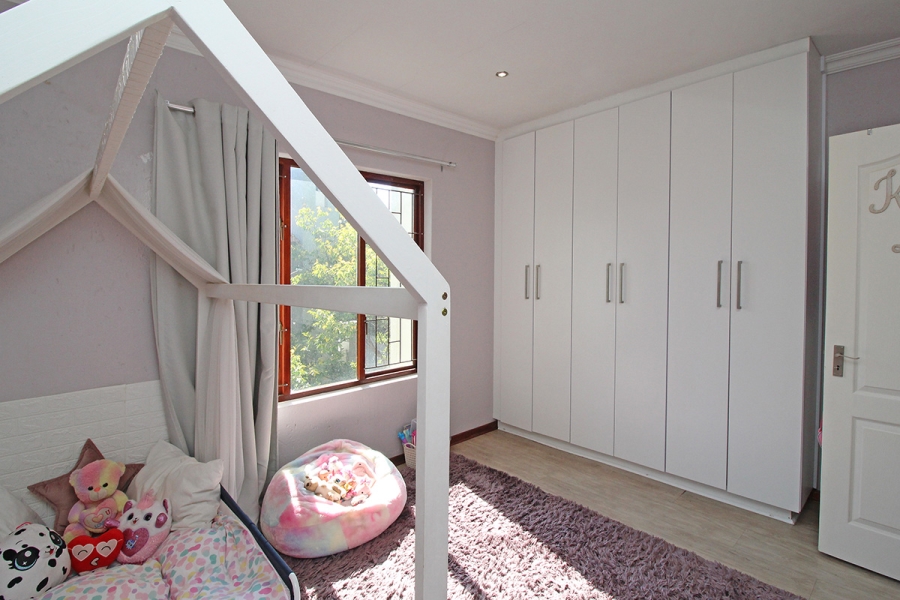 3 Bedroom Property for Sale in Broadacres Gauteng
