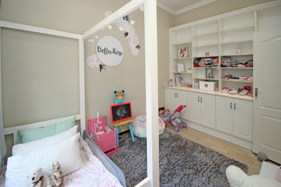 3 Bedroom Property for Sale in Broadacres Gauteng