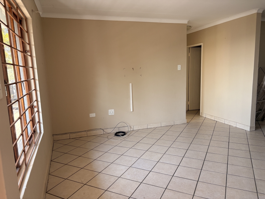 To Let 2 Bedroom Property for Rent in Constantia Kloof Gauteng