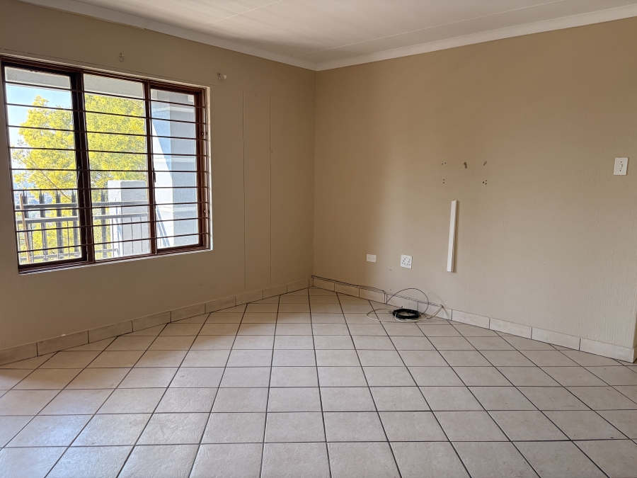 To Let 2 Bedroom Property for Rent in Constantia Kloof Gauteng