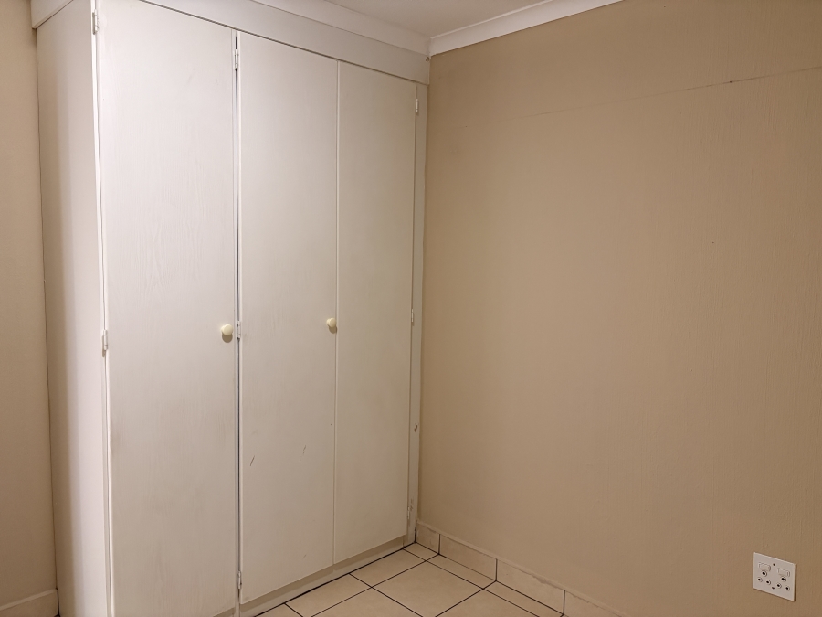 To Let 2 Bedroom Property for Rent in Constantia Kloof Gauteng