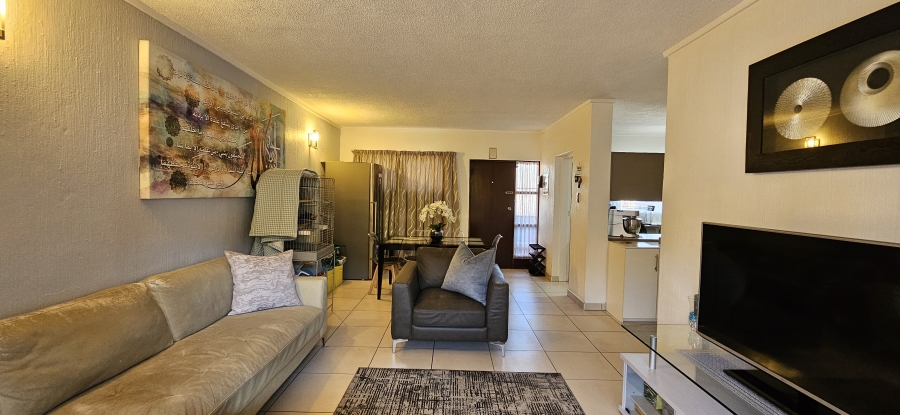 2 Bedroom Property for Sale in Three Rivers Proper Gauteng