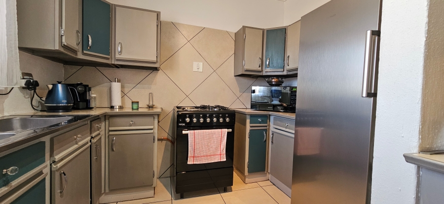 2 Bedroom Property for Sale in Three Rivers Proper Gauteng