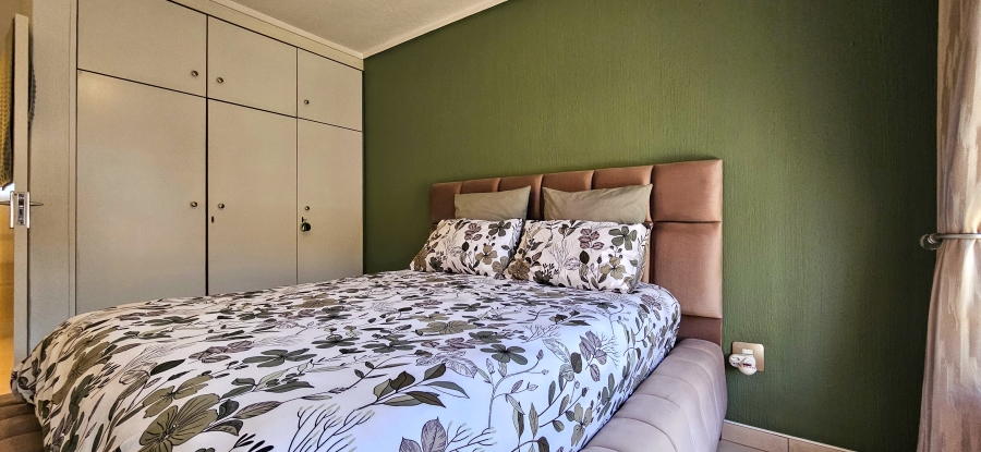 2 Bedroom Property for Sale in Three Rivers Proper Gauteng