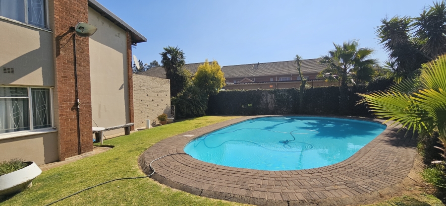 2 Bedroom Property for Sale in Three Rivers Proper Gauteng