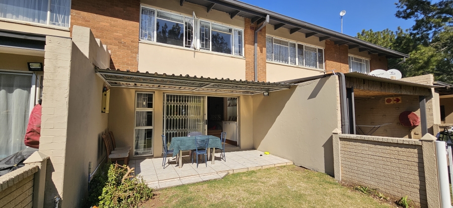 2 Bedroom Property for Sale in Three Rivers Proper Gauteng