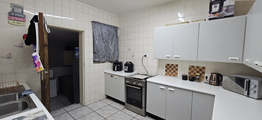 2 Bedroom Property for Sale in Three Rivers Proper Gauteng
