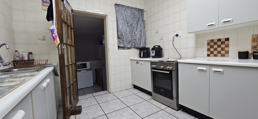 2 Bedroom Property for Sale in Three Rivers Proper Gauteng