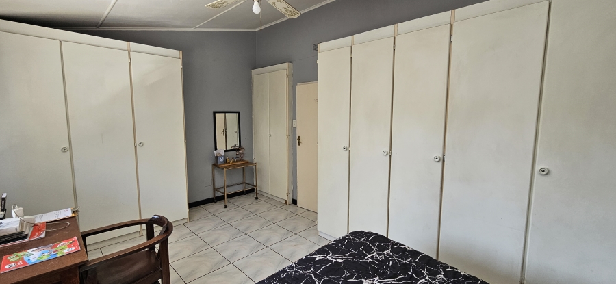 2 Bedroom Property for Sale in Three Rivers Proper Gauteng