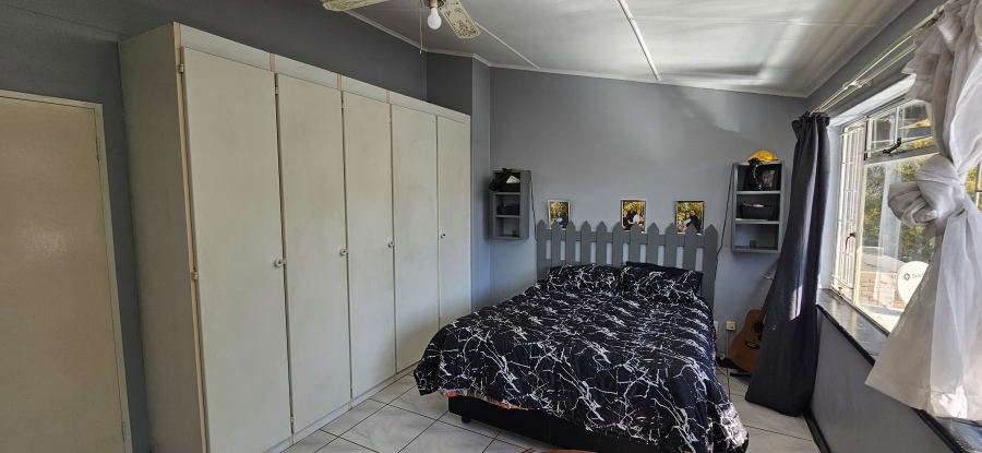 2 Bedroom Property for Sale in Three Rivers Proper Gauteng