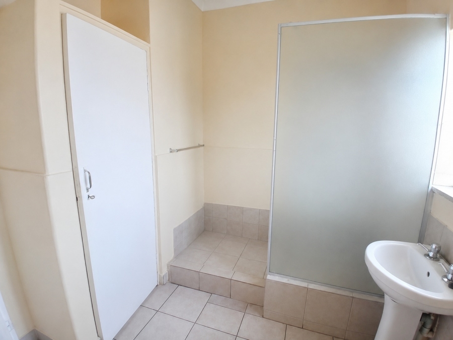 To Let 2 Bedroom Property for Rent in Rosettenville Gauteng
