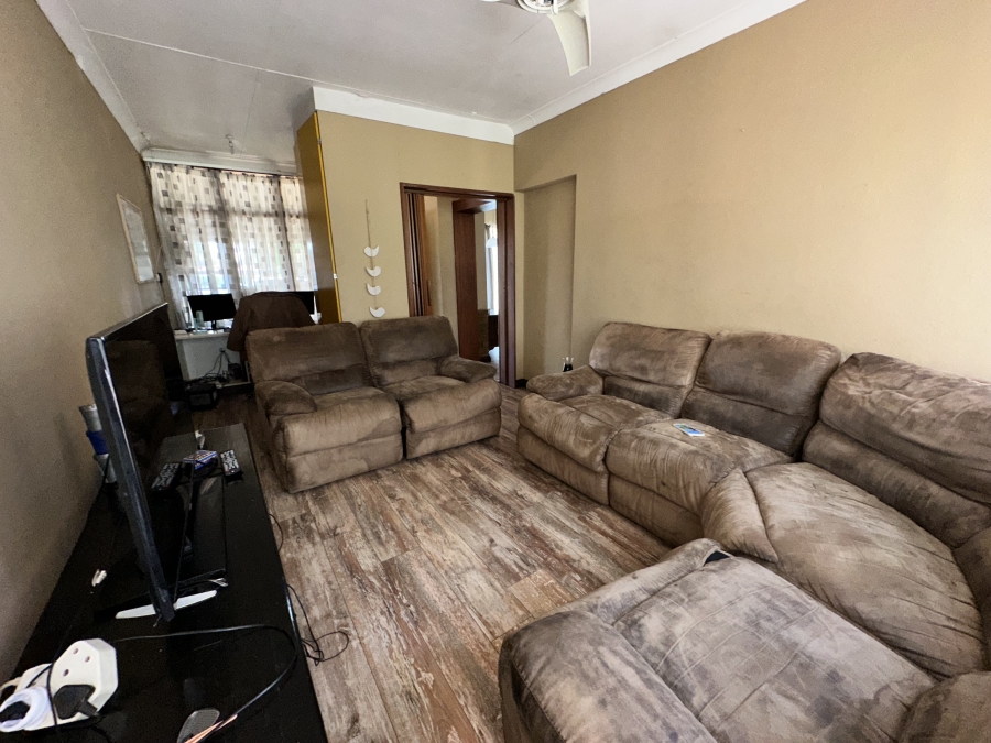 3 Bedroom Property for Sale in Tileba Gauteng