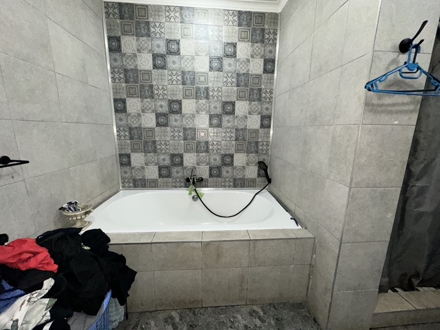 3 Bedroom Property for Sale in Tileba Gauteng