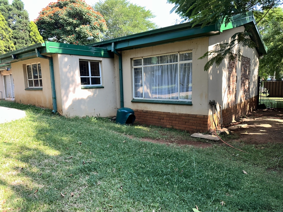 3 Bedroom Property for Sale in Tileba Gauteng