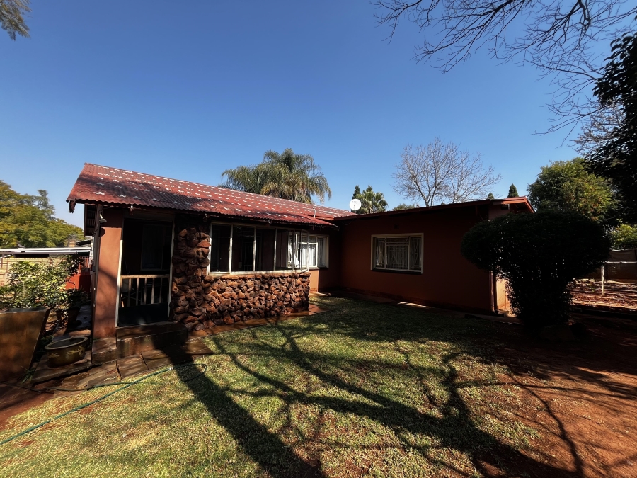 4 Bedroom Property for Sale in Mountain View Gauteng