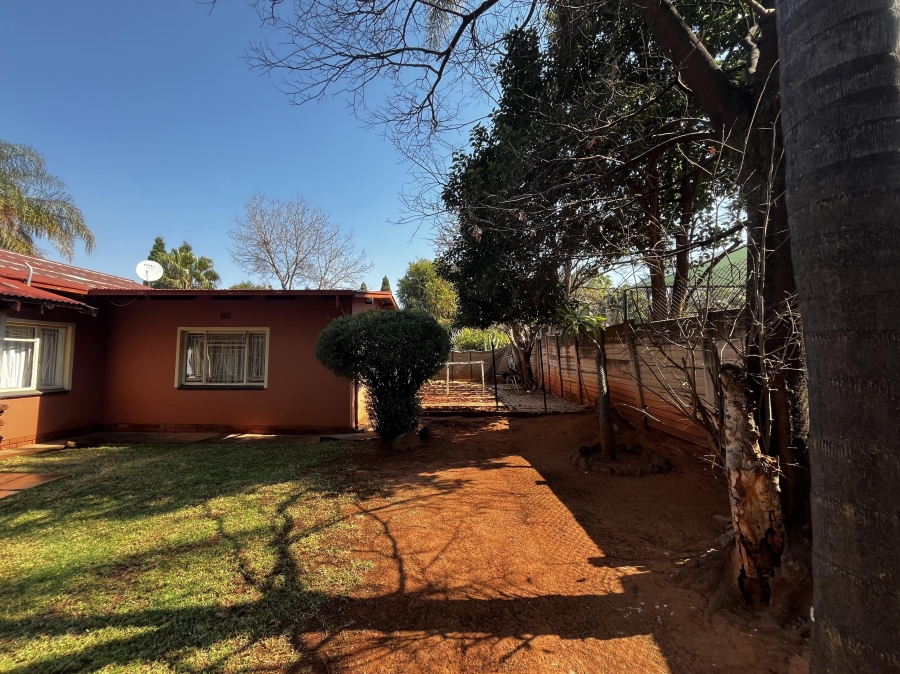 4 Bedroom Property for Sale in Mountain View Gauteng