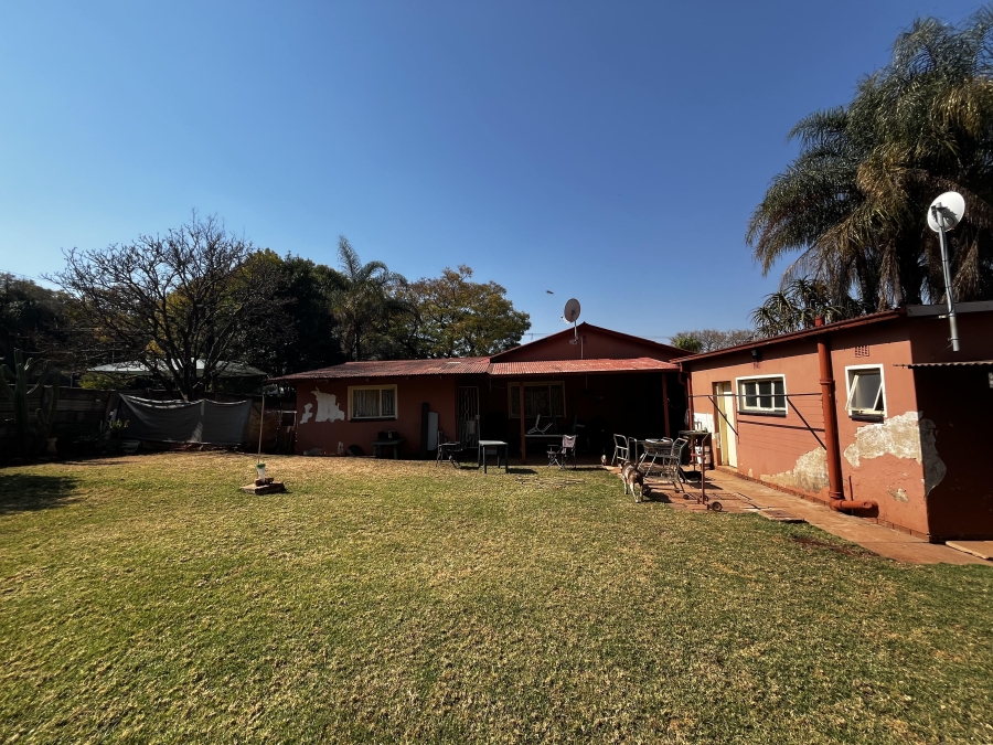 4 Bedroom Property for Sale in Mountain View Gauteng