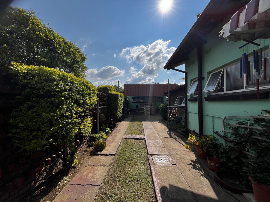4 Bedroom Property for Sale in Les Marais Gauteng