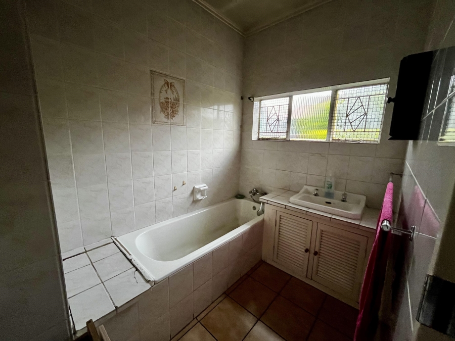 4 Bedroom Property for Sale in Les Marais Gauteng